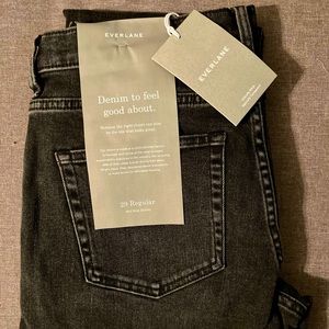 Mid-rise skinny jean
